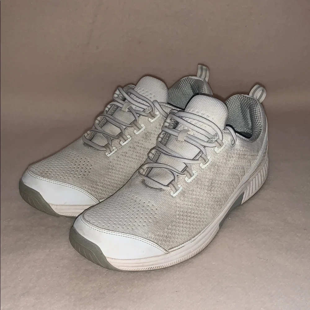 OrthoFeet Women’s Sneakers Wide White Cream Size 11.5